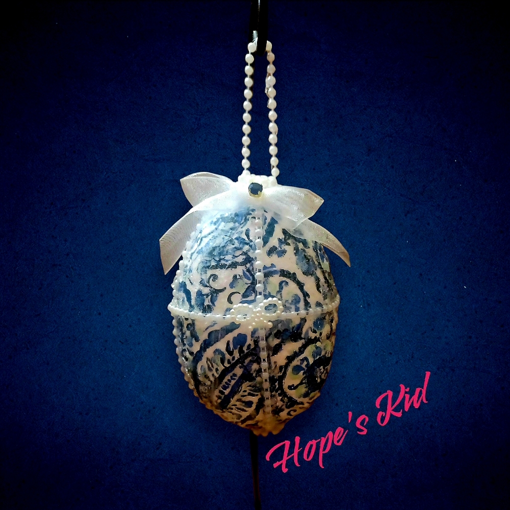 Paisley Easter Egg